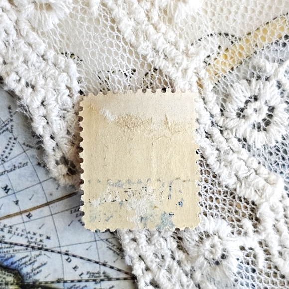 1954 Abraham Lincoln 4 Cent U.S. Postage Purple Stamp - Picture 2 of 6